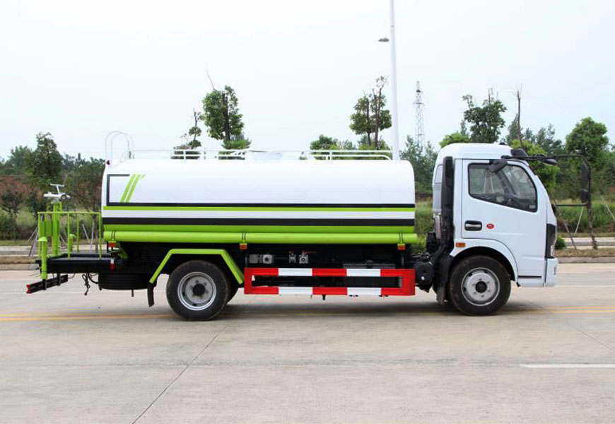 江淮5噸灑水車價(jià)格現(xiàn)車——打造城市清潔新標(biāo)桿
