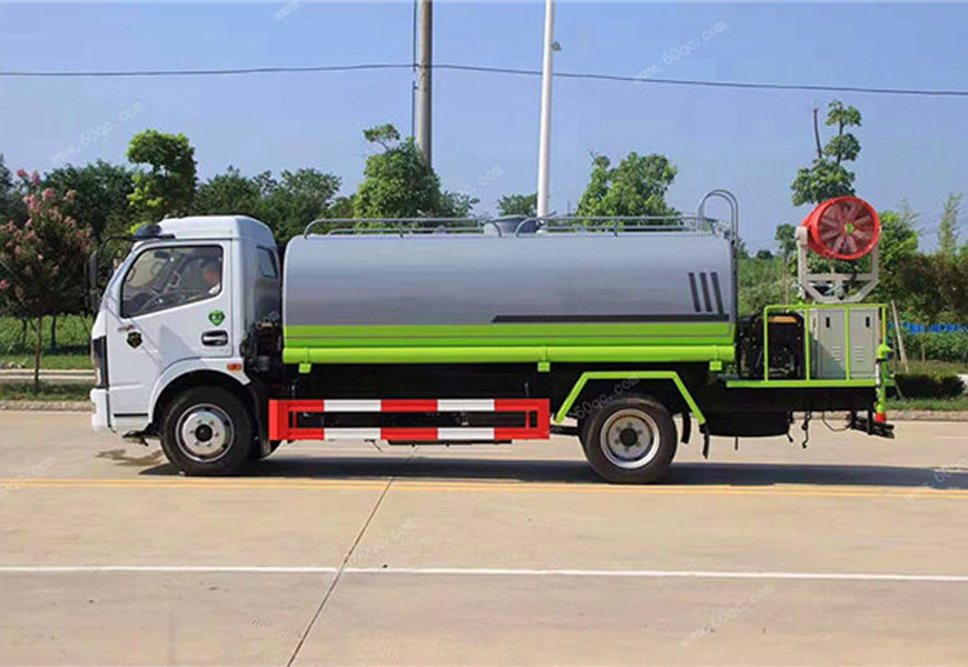 凱馬新型霧炮灑水車廠家——程力，為您打造高品質(zhì)環(huán)保設(shè)備
