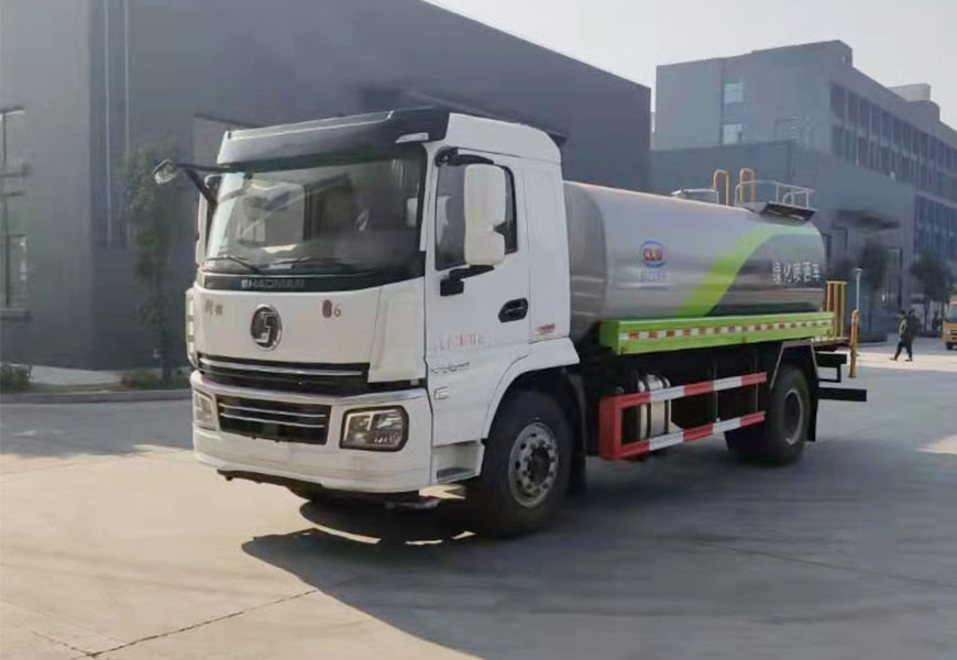江淮5方小型灑水車：為城市環(huán)衛(wèi)保潔助力
