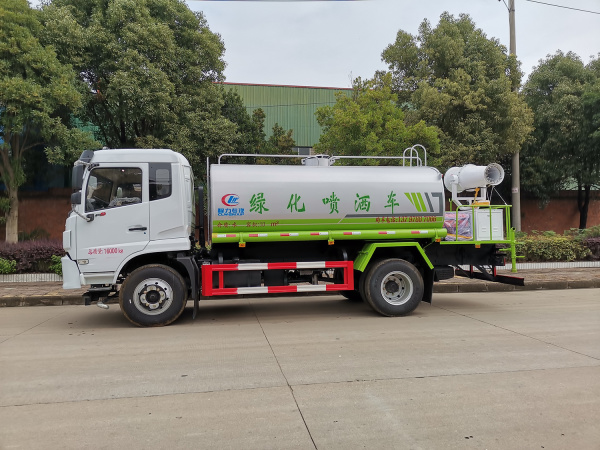 呂梁二手灑水車(chē)：持續(xù)為城市綠化保駕護(hù)航
