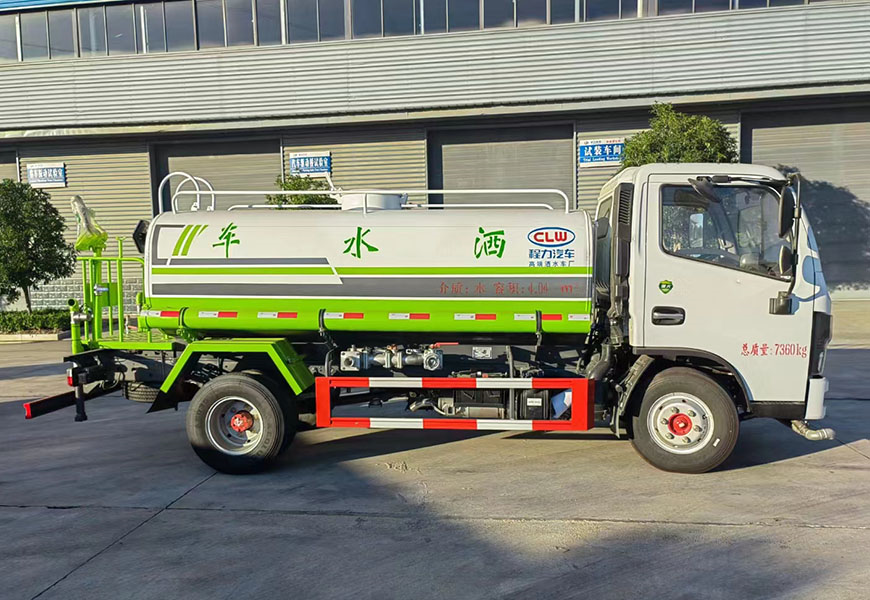 東風(fēng)大力牌灑水車——保障城市綠化的必備神器
