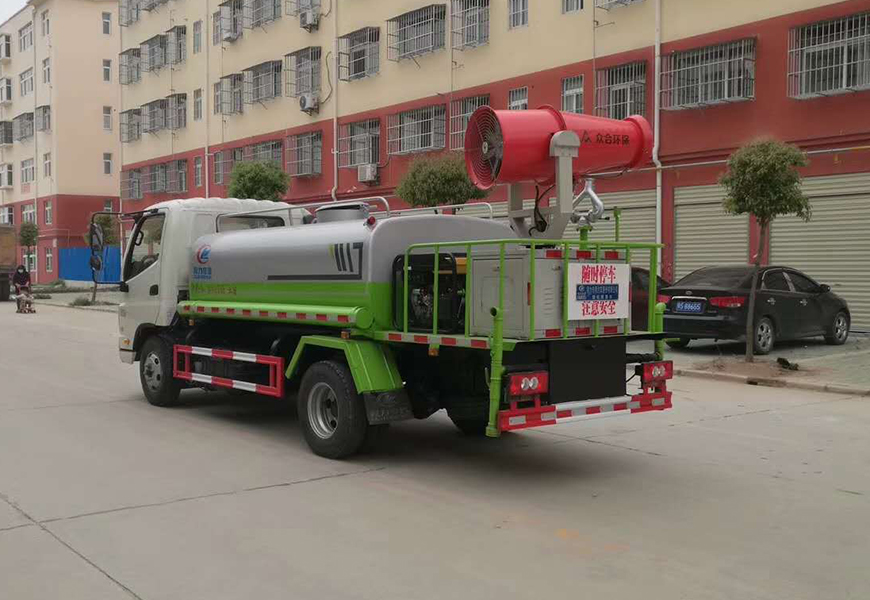 四輪電動(dòng)灑水車(chē)生產(chǎn)廠(chǎng)家電話(huà)——打造清潔城市的先鋒
