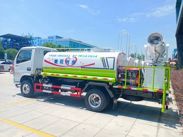 伊春凱力牌灑水車改裝店：讓你的車輛更加專業(yè)
