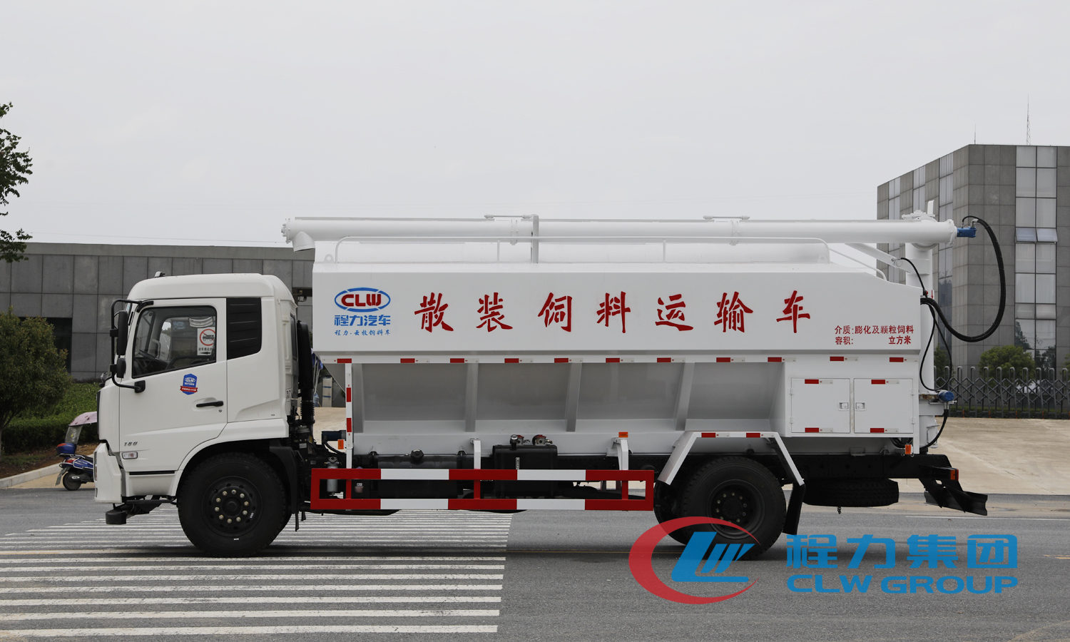 散裝飼料運輸車(圖2) 散裝飼料運輸車(圖2)