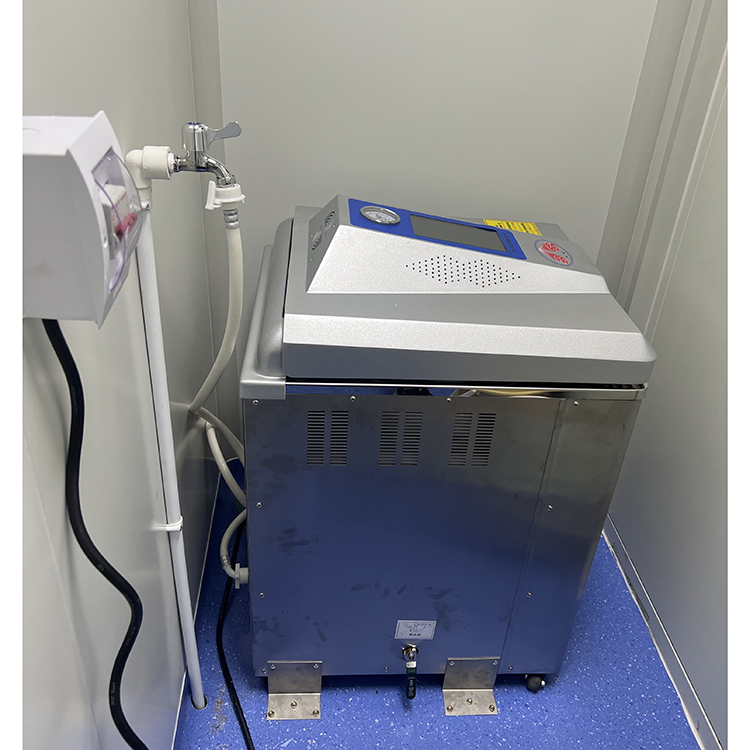 核酸檢測(cè)車工作人員的一天(圖5) 微信圖片_202207271908454.jpg